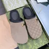 Sandaler för kvinnor Mens Interlocking Platform Slip On Sandal Cut Out Rubber Designer Slides Blondie Flip Flops Thong Sliders Beach Shoes