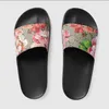 Chinelos de lona com estampa de flores Bordados Designers femininos Sandálias deslizantes Brocado floral Chinelos listrados de couro de praia flor mocassim com caixa 35-46