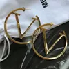 Дизайнерские серьги любви для женских брендов простые буквы Gold 925 Серебряные бриллиантовые кольца Серьги Железные ювелирные серьги