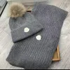 2022 Classic Suit Hat Hat Scarf Cashmere Rabbit Cashmere Quality the Warm Is Super bekväma män och kvinnor kan göra ett par ST295m