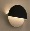 Vägglampor modern svart vit roterbar LED -ljus 10w nordiskt sovrum sovsch veranda balkong runda sconce lampa