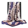 Szaliki 2023 Leopard Print for Women Silk Satin Hidżab Scarf Fews Modna Moda Square Szalik Panie