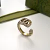 GGLIES婚約指輪女性ファッションデザイナージュエリーチタンスチール彫刻レターパターンラブモッサナイトジュエリーサイズ6-9卸売dhgate