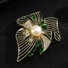 Vrouwen Elegante Holle Laat Exquisite Crystal Pins Broches Creatieve Casual Trendy Metalen Badges Party Banket Sieraden Pines Gift