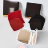 Klassieke Brief Opvouwbare Dubbele Zijspiegel Draagbare Hd Make-up En Vergrotende Spiegel Met Flanel BagGift Box Voor Vip Cliënt