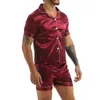 Mäns sömnkläder Fashion Mens Silky Satin Pyjamas Set Solid Color Short Hleeves Button T-Shirt Topps med Elastic Waistband Boxer Shorts Sleepwear 230612