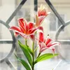 Getrocknete Blumen künstlicher Drucklily Branch für Home Wedding Decoration Weiße falsche Gartendekor Flores