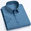 5xl半袖男性ドレスシャツ竹繊維ソフトビジネスソリッドメンフォーマルシャツポケットコンフォー可能なクールなレギュラーフィット
