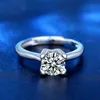 925 Sterling Silver Moissanite Wedding Rings Letter W On Side Mönster 4 Prong Set 1 Carat D Color VVS1 Moissanite Stone Justerbar ring för kvinnors gåva