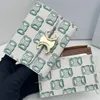 ウォレットデザイナーの女性男性小財布クラシックカードホルダートリオンフバックル2個セットメンズカードホルダー短い革張りの財布