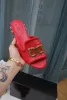 Sandales Cuir Agrémenté Plat Noir Rouge Bout Ouvert Designer Pantoufles Talon Conception Perle Classique Lettre Flip Dames Flops