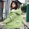 Apparel Women's Down Parkas Kort stijlvol donsjack met capuchon ondersteuning maatwerk Professionele fabrikant