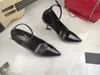 Femmes Stiletto Talons Sandales Designers De Luxe Chaussures À Talons De Mode En Cuir Slingback Pompes Noir Blanc Cuirs Vernis taille 35-41 Mode Célèbre Chaussures