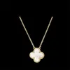 Pendant Necklaces Fashion Flowers Fourleaf Clover Cleef Womens Luxury Designer Necklace Necklaces Jewelry J230612