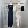 女性のためのデザイナードレス女性カジュアルドレスoネックセクシーなノースリーブ新しい贅沢アウトパッチ刺繍装飾服女性ボディコンドレスパーティービーチウェア66