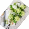 Flores secas cabezas bola de nieve rama de hortensia decoración de habitación blanca flores de seda artificiales con hoja verde para fotografía de decoración del hogar