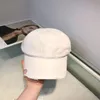 Estate Sport Style Designer Berretto a sfera Coppia Vacanze all'aperto Cappello da viaggio Lettera posteriore Ricamo 3D Lavato e indossato Casquette in bianco e nero