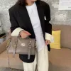 Designer francês bolsa de ombro feminina bolsa mensageiro de couro genuíno bolsa de decoração de ferragens bolsa feminina de mão transversal