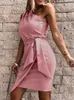 Robes décontractées Offshould Women's Mini robe solide vintage sans manches minces de fête irrégulière robes féminines avec ceinture élégante robe d'été Z0612
