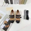 Luxury Designer Dress Shoes Nappa Leather Ballerinas Leather Spets Heel Whith Buckle avtagbara band Kvinnor Naken Beige Ballet Dance Sandals Shoes With Box