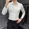 Hommes chemises décontractées 2023 été mode hommes robe chemise à manches longues Slim Fit rayé bouton social hommes vêtements de cérémonie bureau Blouse R96