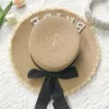 Wide Brim Chaps Summer Bride Straw tissage Chapeau Mariage avec Pearl Bride / Mme Lettre décous