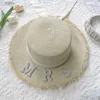 قبعات واسعة الحافة القبعات الصيفية قش القبعة الزفاف مع العروس اللؤلؤ/السيدة لديكورات في الهواء الطلق