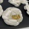 Diseñadores de lujo Anillos llenos de diamantes Anillos de banda Floral Vintage Latón Anillo abierto Flor Diseño único Mujer europea y americana