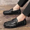 Chaussures habillées hommes chaussures mocassins robe de mode en cuir PU classique confortable printemps automne sans lacet simplicité bout rond extérieur concis chaussures d'affaires décontractées 2021 ne