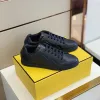 2023 Nuove scarpe da corsa da uomo in pelle stringate per il tempo libero scarpe sportive da uomo in esecuzione moda sport scarpe piatte bianco nero per il tempo libero versatile