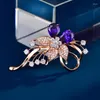 Brosches Fashion Flower Corsage Women's Brosch med Red Cubic Zircon Rose Gold Plated Simple Plant Pin Coat Jewelry Kvinnlig kostym