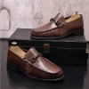 Zapatos de cuero para hombre, nuevos mocasines, zapatos casuales formales de negocios de verano, zapatos de estilo británico para jóvenes