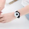 Armbanduhren Einzigartige minimalistische Persönlichkeit Schwarz Weiß Keine Anzahl Uhren Mode Einfache Kunstlederband Quarz-Armbanduhr Paaruhr