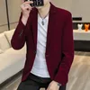 Erkek Suit Blazers Mens Moda Kontrolü Tek Göğüslü Toka Ceket İnce Uygun Küçük Takım Sıradan Erkekler Üst Kat 230612