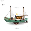 Novo Sluban Barco de pesca Blocos de construção Tijolos Navio Pescador Figuras de ação Loja de peixes Tubarão branco Moc Modelo DIY Brinquedos Presente para crianças L230522