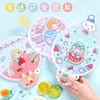 Fête favor 2 pcs couleur aléatoire de groupe de pliage d'été dessin animé portable petit étudiant mini-tissu cool et