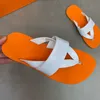 24SS الموسم الجديد Flip Flops Slippers Mens Fashion Orange Bottom Beach Charm Flip Flop Sandal Shoes Indoor Bathour Luxury Cowwhide Roafers Relippers Slippers