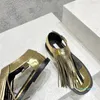 2023 Designer Römische Sandalen Damen Strandschuhe Sommer Plattform Schnalle Flip-Flops Mode Luxus Metallic Sense Leder Quaste Flacher Boden Strand Freizeitschuhe 35-40