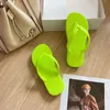 Mode Été Plage Femmes Pantoufles Sandales Célèbre Loubi Flip Donna Plat Famille Diapositives Italie Populaire Sangle PVC Caoutchouc Designer Piscines Funs Non-Slip Flips Flops EU 35-43