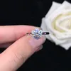 Bagues en grappe Flèches Coeurs 2Ct 8.0mm D Couleur Moissanite Bague de Fiançailles en Diamant AU750 Qualité Or Blanc 18K