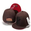 أحدث الوصول Casquette Classic Leather Leather Breim Caps Caps Men Men Hip Hop Cap Swag Style Gorras Hats Snapback 209W