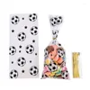 Confezioni regalo 25/50 pezzi Sacchetti da calcio Caramelle Regali per biscotti Imballaggio con tema calcio twist per forniture per feste di compleanno per bambini sportivi