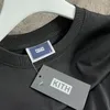 Мужские Polos 2023 Летняя стиль уличная одежда Классическая коробка Kith T РУБАРТЫ Мужские женщины 1 негабаритная картина маслом печати кит Tee Top 230613