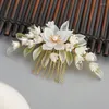 Hair Clips White Lily Of The Valley Flower Pearl Bride Comb Retro Leaf Curler Temperament Female Fashion Wedding Jewelry