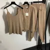 Modisches gestricktes 3-teiliges Set, Designer-Trainingsanzüge, Damen-Hosen-Sets, bestickte Buchstaben-Cardigan-Jacke, sexy Weste, Jogginghose, Herbst, schlank