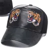 Monterade hattar Baseball Caps Casquette Sun Hat Classic Snake Tiger Bee Cat Canvas med för män kvinnor262t