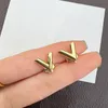 Stud Womens Luxury Designer Small Brand Letter Stud Earring 18K Gold V Studs Earrings For Women Mens Wedding Party Designers Jewelry 23