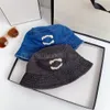 Luxurys Desingers Buck Hat Erkek Kadın Ters Üçgen Harfler İşlemeli Şapkalar Casquettes Yaz Balıkçı Kapağı Moda Chimy Kötü Şapkalar Çok Stiller