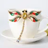 Llaveros estilo europeo y americano moda creativa libélula llavero colgante multifuncional bolsa joyería