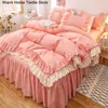 Beddengoed sets Roze Kant Ruche Beddengoed Set Luxe Bed Rok Laken Sprei Koreaanse Dekbedovertrek Meisjes Prinses Sprei gevallen Z0612